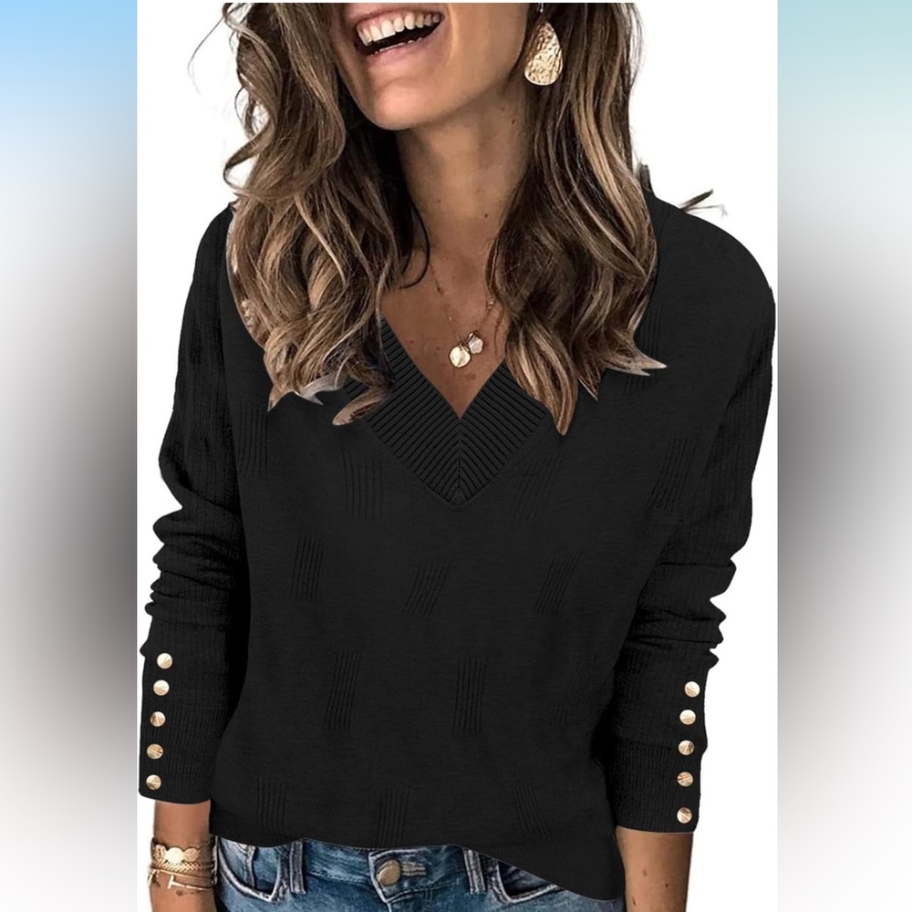 NWT | Black V-Neckline Long Sleeve Top w/ Gold Detail on Sleeves | Large‎
